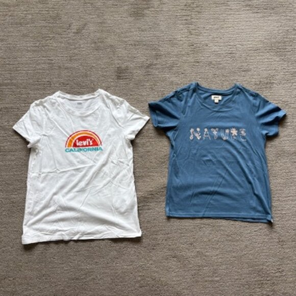 2 Women's Short Sleeve T-Shirts in Perfect Condition - Picture 1 of 4